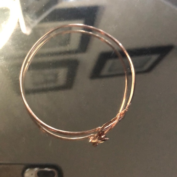 🌸NWT gold rose hook bracelet with the anchor - Picture 2 of 2